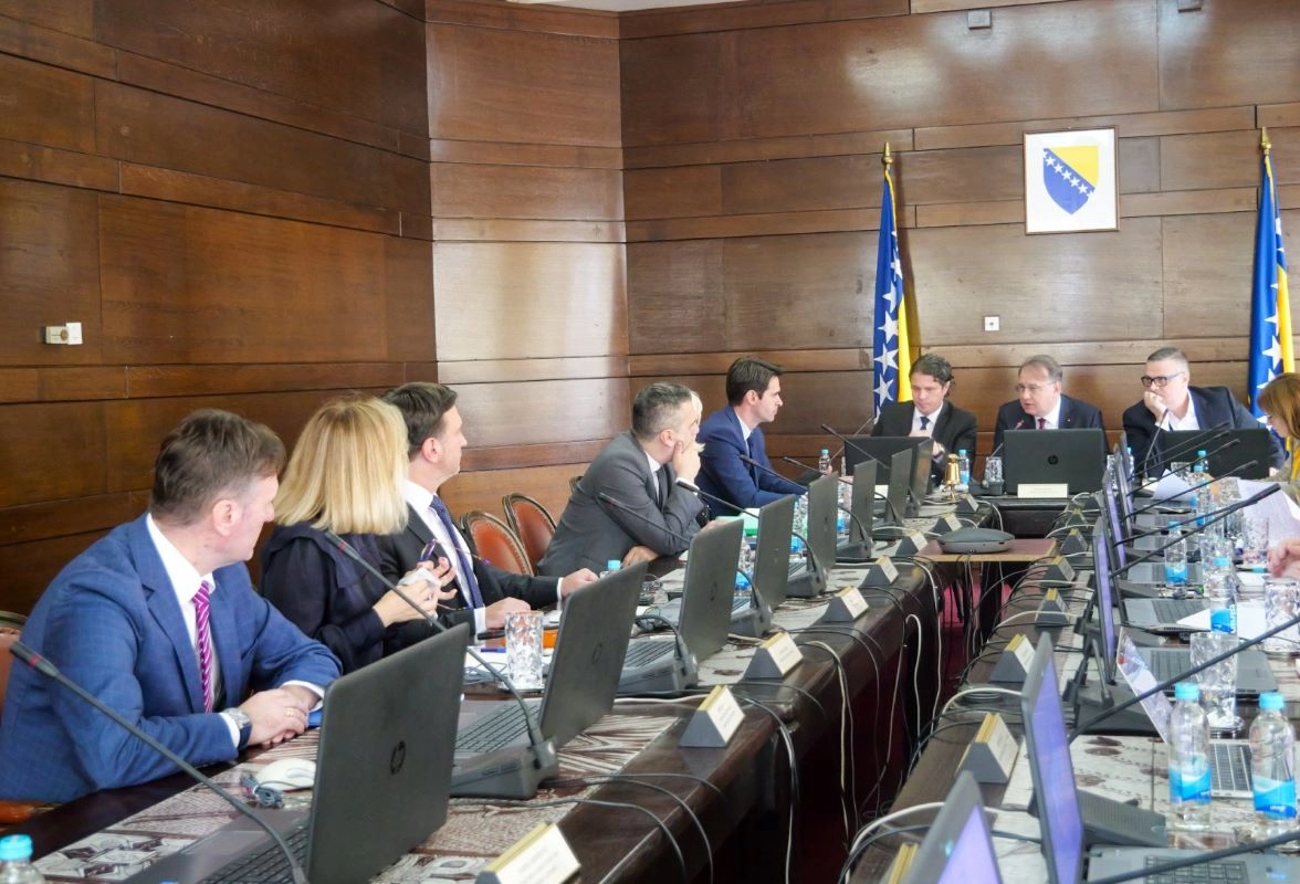 Kritike na rad Vlade FBiH u 2024.: Nema usvojenog proračuna, spora reakcija na poplave